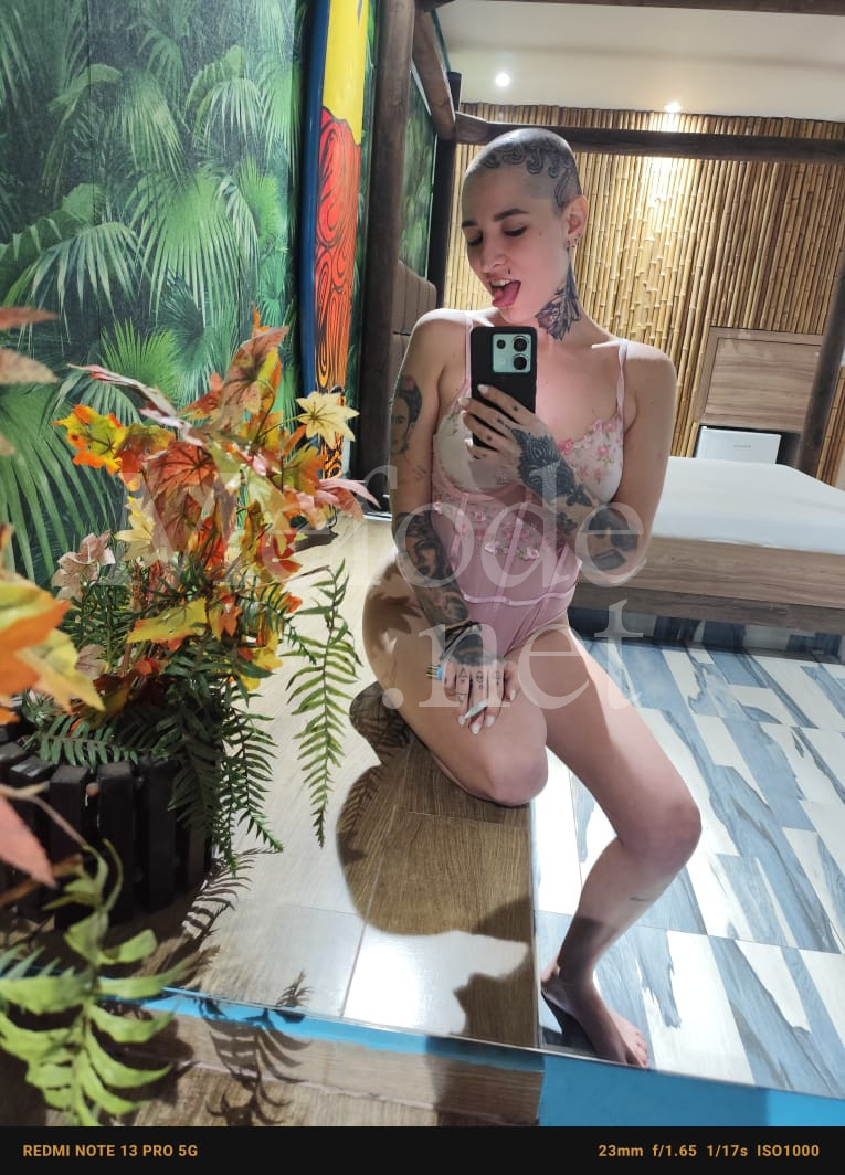 acompanhante-Curitiba-Bom retiro-Beijo Grego-Gina indelicada  