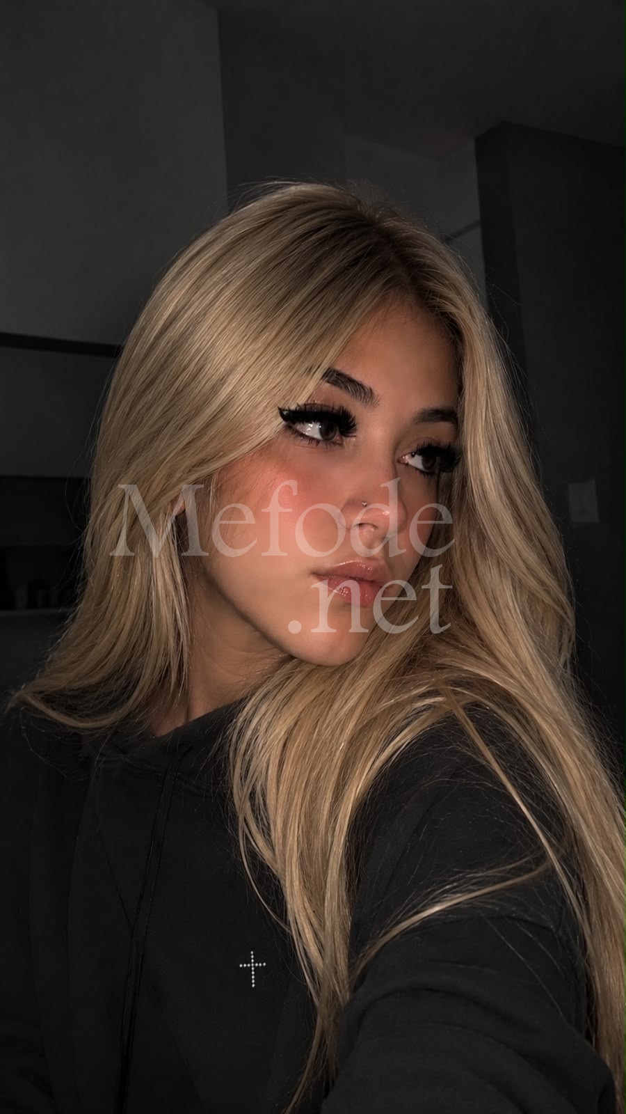 acompanhante-Curitiba-Pinhais-Massagem Relaxante-Livia Buarque 