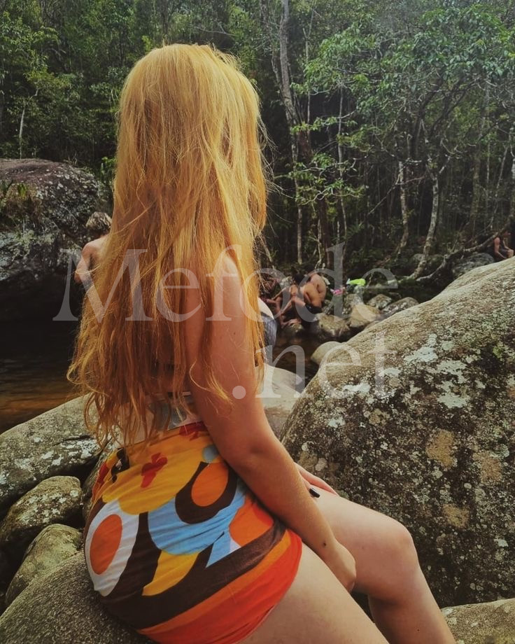 acompanhante-Curitiba-Sitio Cercado-Beijo Grego-Ruivinha