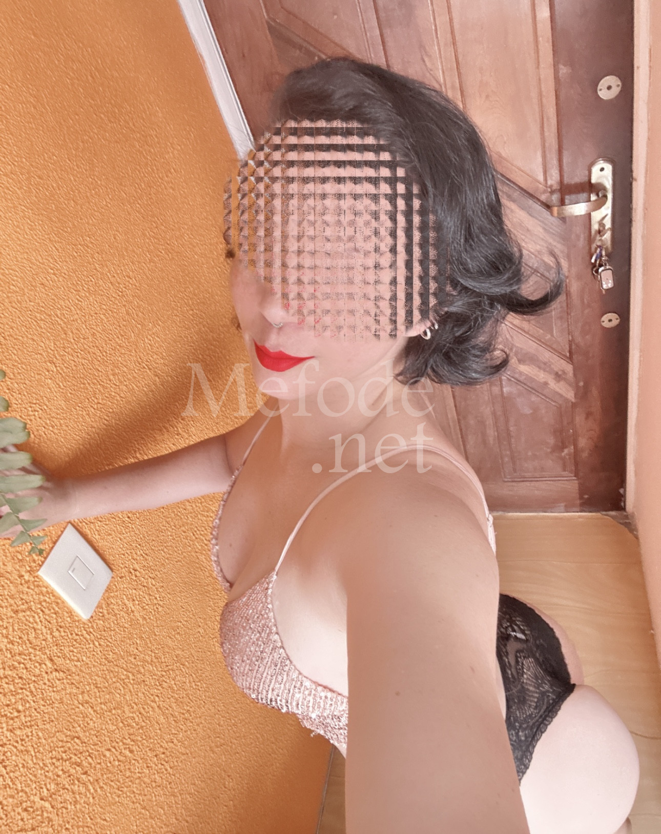 acompanhante-Curitiba-Santa Felicidade-Beijo Romântico-Erika boca de veludo 