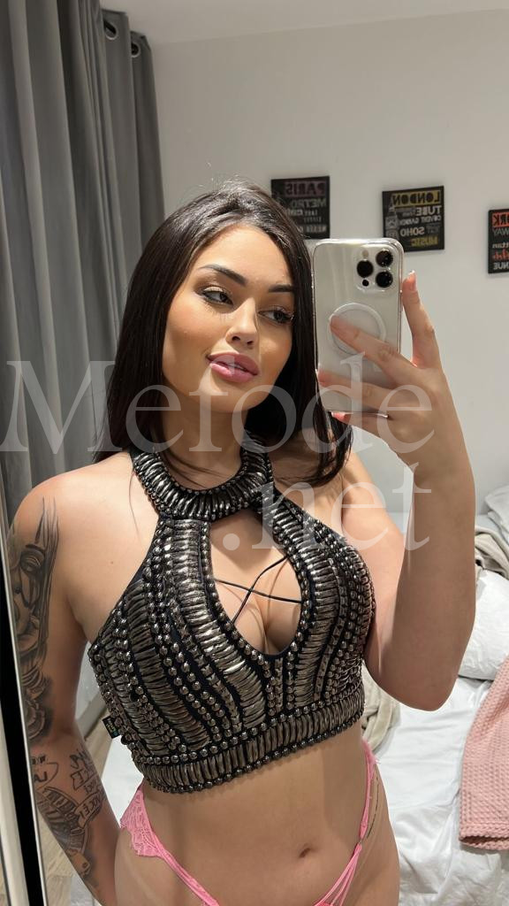 acompanhante-Curitiba-Centro-Atende Casais-Gaby Queiroz 